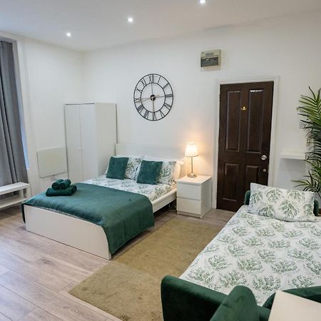 Beautiful Studio Flat In Hackney Next To Overground Station 런던 외부 사진
