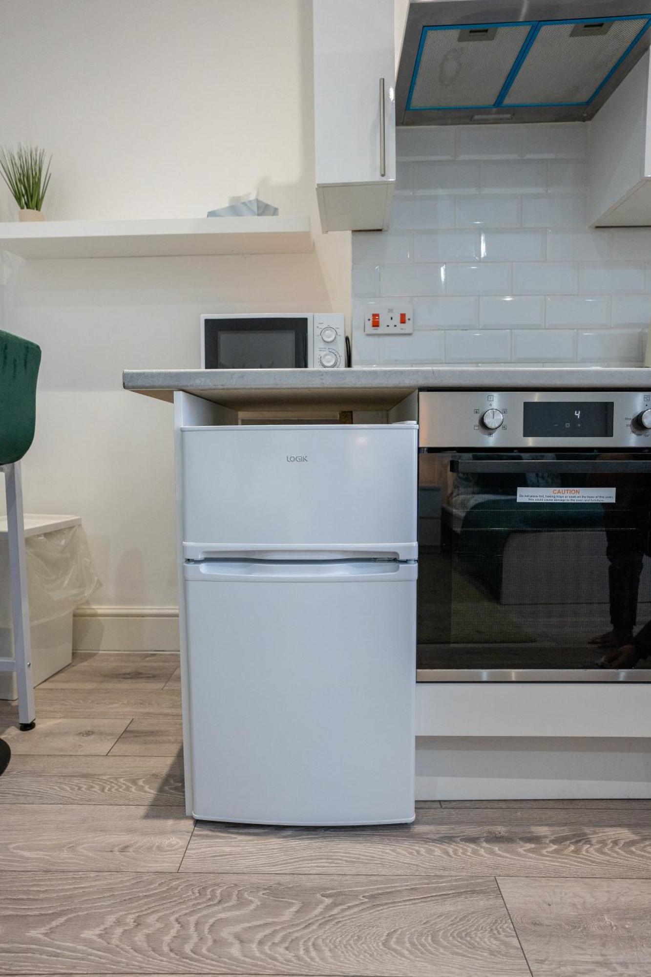 Beautiful Studio Flat In Hackney Next To Overground Station 런던 외부 사진