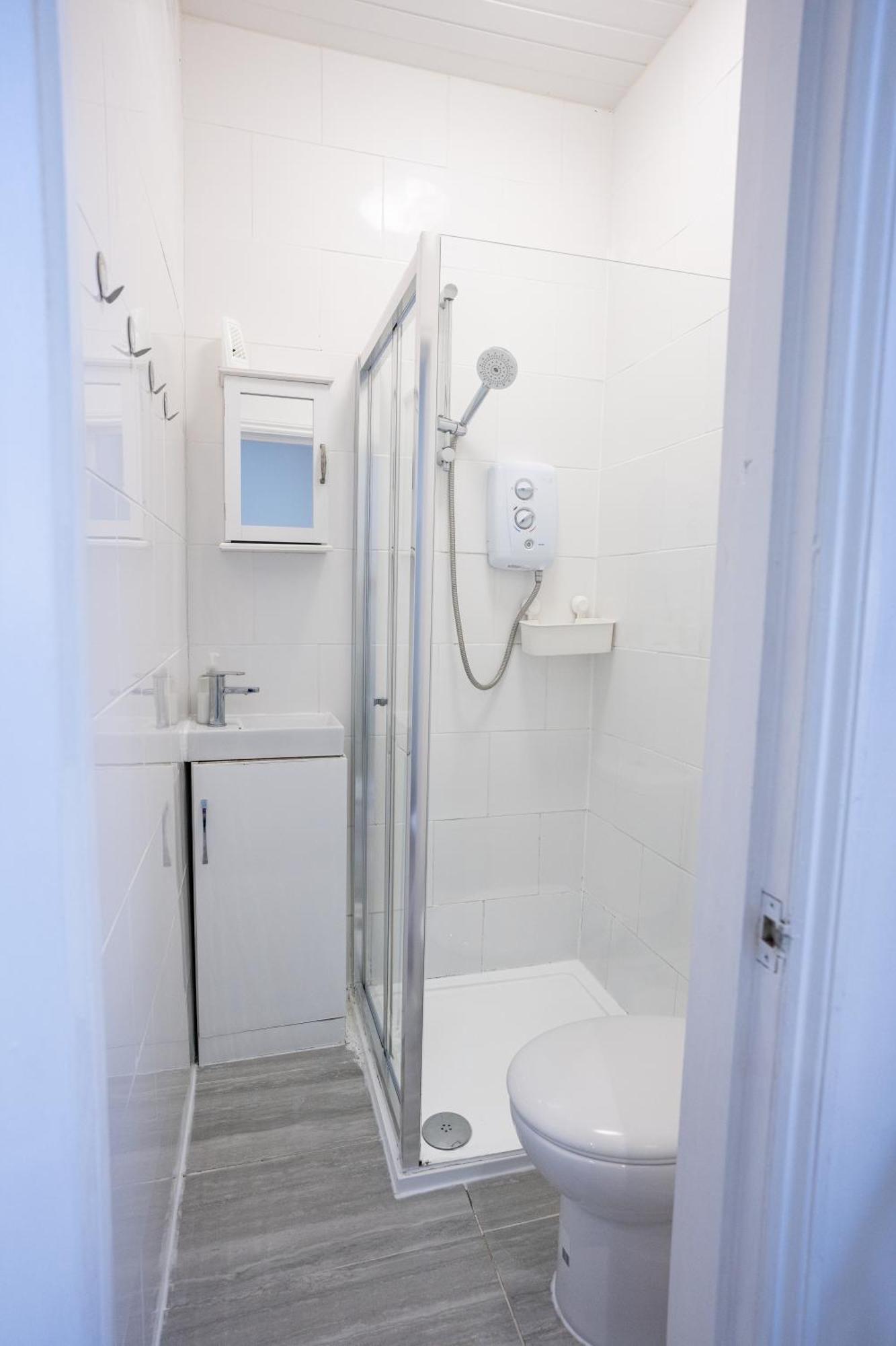 Beautiful Studio Flat In Hackney Next To Overground Station 런던 외부 사진