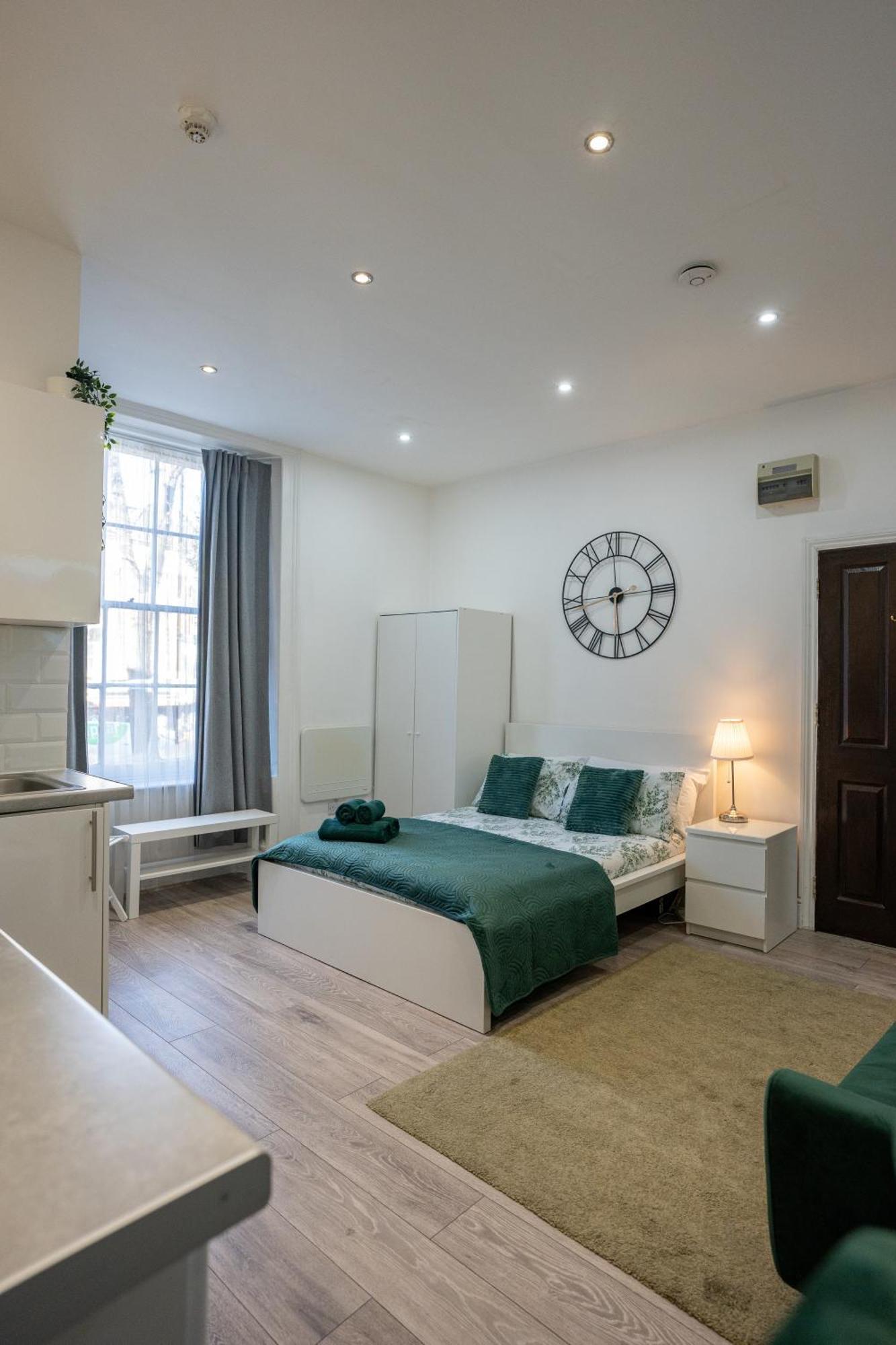 Beautiful Studio Flat In Hackney Next To Overground Station 런던 외부 사진