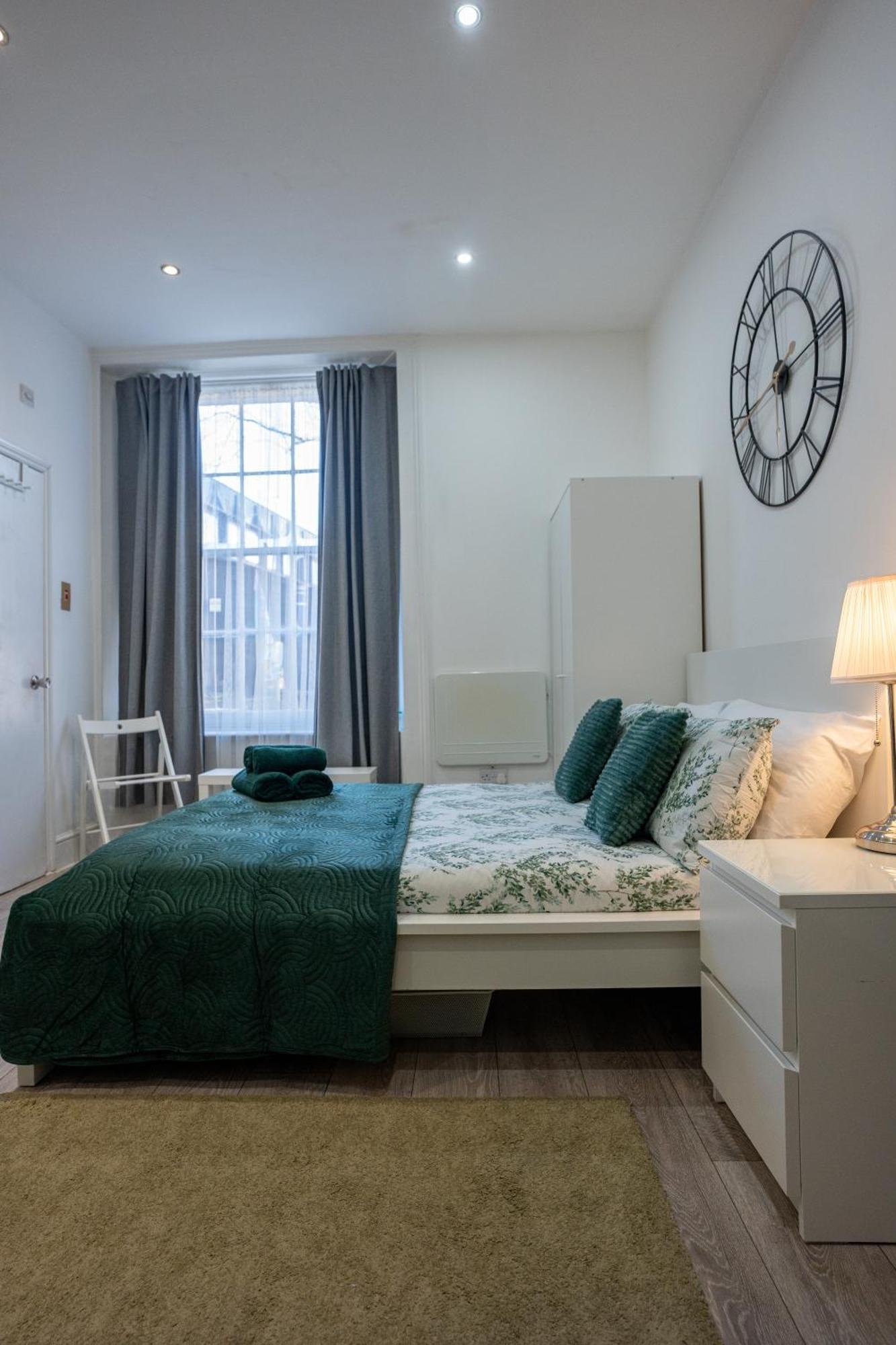 Beautiful Studio Flat In Hackney Next To Overground Station 런던 외부 사진